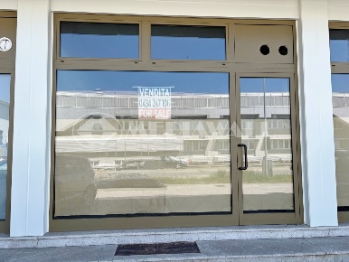 Foto Locale commerciale a Porcia Centro di 40 m² con 1 locali in vendita