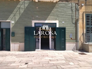 Foto Attività commerciale in Piazza Vittorio Veneto 12, Vernole Centro