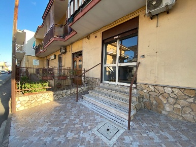 Foto Locale commerciale a Giugliano in Campania di 40 m² con 1 locali