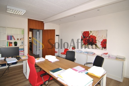 Foto Ufficio in Via Cairoli 69, Livorno di 125 m² con 5 locali in affitto