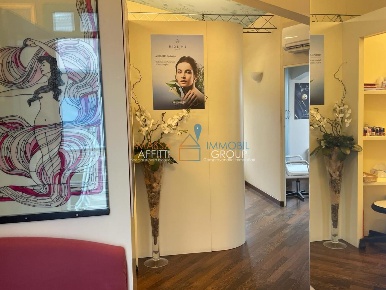 Foto Attività commerciale in Via Alberica 12, Massa Centro di 60 m²