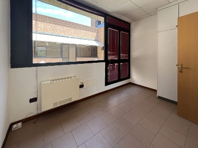 Foto Ufficio a Reggio nell'Emilia San Prospero - Tribunale di 79 m²