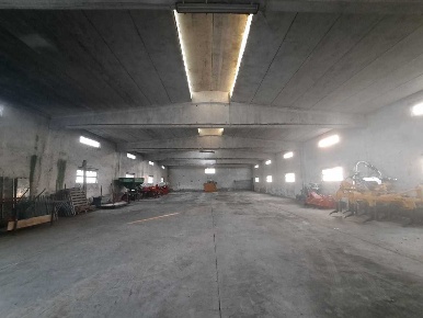 Foto Magazzino in Via Bersaglieri 1, Cadeo di 600 m² con 2 locali