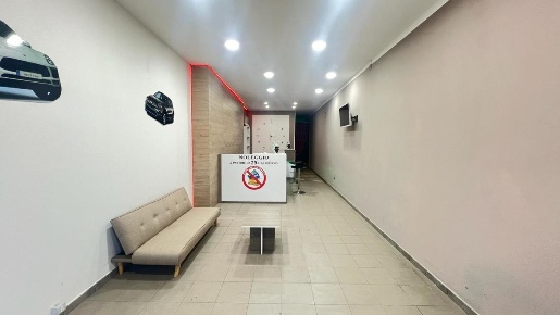 Foto Locale commerciale a Tremestieri Etneo Centro di 90 m² con 2 locali