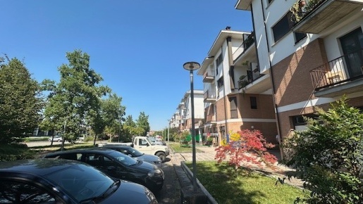 Foto Locale commerciale in Piazza Borsellino e Falcone 4, Centro di 190 m²