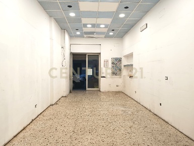Foto Attività commerciale in Via Nazionale 227, Messina Mili di 67 m²