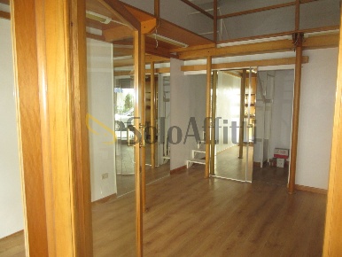 Foto Locale commerciale a Sesto Fiorentino Sesto Città di 40 m² in affitto
