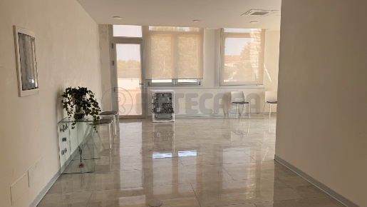 Foto Ufficio a Mira Oriago di 150 m² con 6 locali in affitto