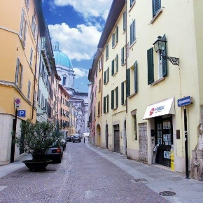 Foto Locale commerciale in Via Cattaneo 22b, Brescia Magenta - Arnaldo