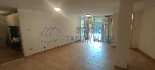 Foto Magazzino in Salita Monte Torraggio, Sanremo Borgo di 40 m² in vendita