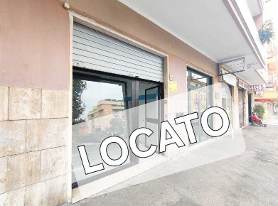 Foto Locale commerciale in Via Vetulonia 14, Roma San Giovanni di 25 m²