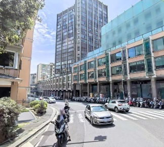 Foto Locale commerciale in Via XII Ottobre 9, Genova Centro Città di 140 m²