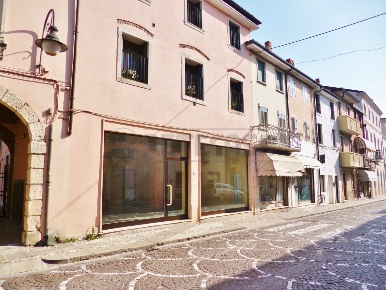 Foto Locale commerciale a Montebello Vicentino di 108 m² in affitto