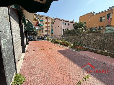 Foto Locale commerciale in Via Domenico Oliva 42a, Genova Sestri Ponente