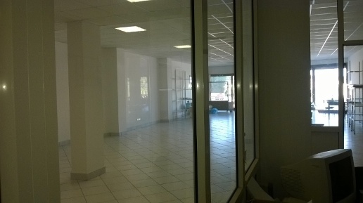 Foto Locale commerciale a Monteprandone Centro di 259 m² con 1 locali