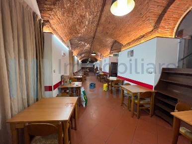 Foto Attività commerciale a Bologna Marconi di 328 m² con 5 locali