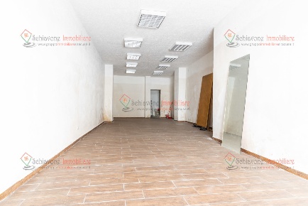 Foto Locale commerciale a Siracusa Borgata - Santa Lucia di 65 m²