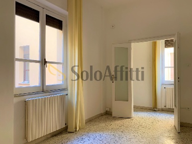 Foto Ufficio a Catanzaro Centro Storico di 65 m² con 2 locali in affitto