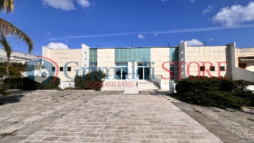 Foto Locale commerciale in Strada Provinciale 316 69, Lizzanello di 1350 m²