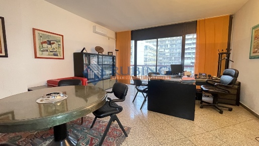 Foto Ufficio in Via Giovanni Amendola 170/5, Bari Japigia di 103 m²