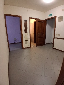 Foto Ufficio in Viale G. Puccini 1660, Lucca Sant'Anna di 44 m² in affitto