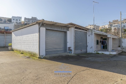 Foto Locale commerciale in Contrada Madonna della Grata, Ostuni di 580 m²