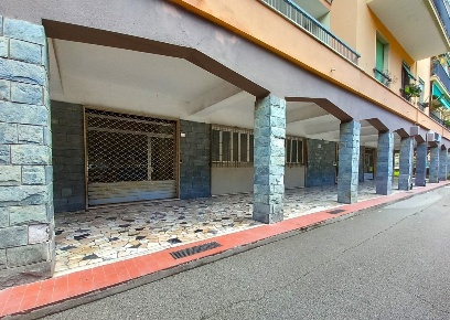Foto Locale commerciale a Recco di 146 m² in affitto