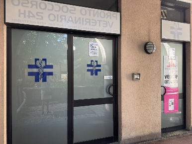 Foto Locale commerciale in via defendente 29, Lodi Città Bassa, Laghi