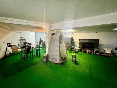 Foto Magazzino in Via Roma 50, Ventimiglia Centro Città di 107 m²