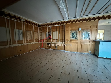 Foto Locale commerciale a Grignasco Centro di 350 m² con 2 locali