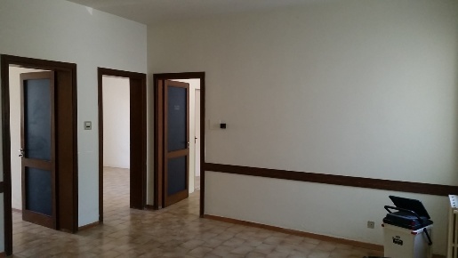 Foto Ufficio in Viale G. Puccini, Lucca Sant'Anna di 150 m² con 3 locali