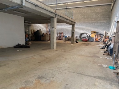 Foto Magazzino a Cadorago Cadorago Caslino Al Piano di 480 m² con 3 locali