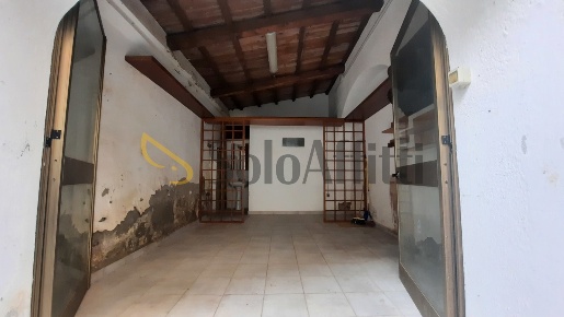 Foto Magazzino in Via Terrazzini 24, Livorno di 30 m² con 2 locali