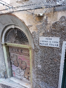 Foto Magazzino in vico dietro il coro delle vigne, Genova Maddalena