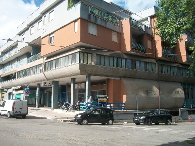 Foto Locale commerciale in VIA RENZETTI, Lanciano Centro di 108 m²