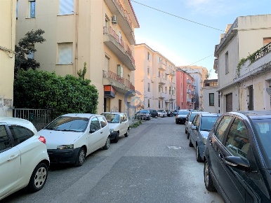 Foto Locale commerciale a Catanzaro San Leonardo di 75 m² con 2 locali