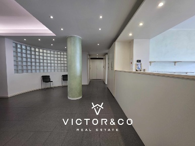 Foto Ufficio in via righi  snc, Novara San Paolo di 330 m² con 10 locali