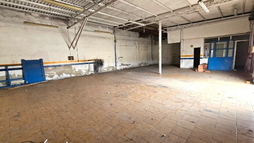 Foto Magazzino a Selargius di 170 m² con 1 locali in vendita