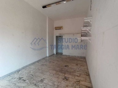 Foto Magazzino in Corso Giuseppe Mazzini 115, Sanremo Bussana di 21 m²