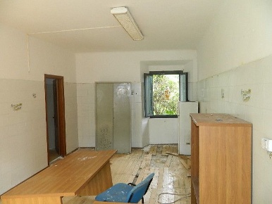 Foto Locale commerciale a Luni Casano Dogana Isola di 31 m² con 1 locali