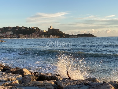 Foto Attività commerciale a Lerici Lerici Paese di 60 m² con 2 locali