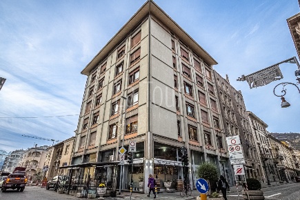 Foto Ufficio in Viale Conseil Des Commis 32, Aosta Centro di 45 m²