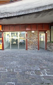 Foto Locale commerciale a Mercato San Severino Centro di 75 m² con 1 locali
