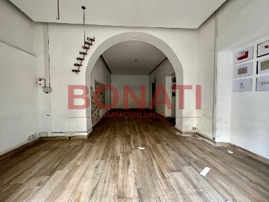 Foto Locale commerciale a La Spezia Centro Storico di 130 m² con 3 locali