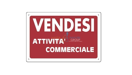 Foto Locale commerciale in Piazza Aranci 14, Massa Centro di 150 m²