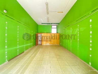 Foto Locale commerciale a Giugliano in Campania di 55 m² con 2 locali