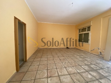 Foto Locale commerciale a Sciacca di 60 m² con 2 locali in affitto