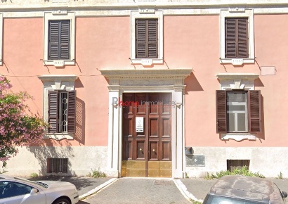 Foto Magazzino a Roma di 45 m² con 2 locali in vendita