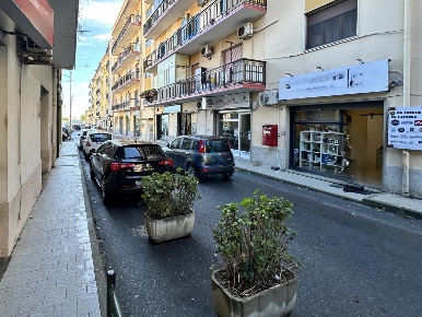 Foto Locale commerciale in Via Vibo Valentia 11, Catanzaro Catanzaro Lido