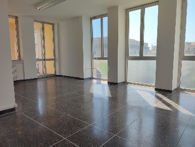 Foto Ufficio in Piazza Grande 5, Livorno di 160 m² con 7 locali in affitto